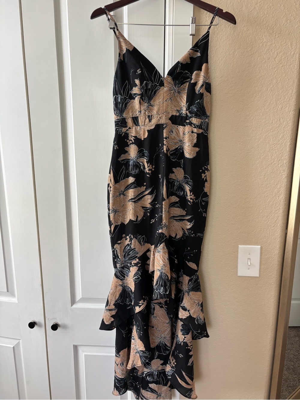 Lulu's Black One-Shoulder Floral Ruffle Hem Dress